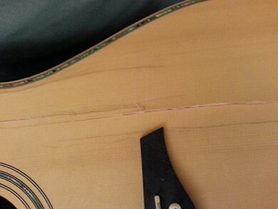 תיקון סדקים בגיטרה - לפני טיפול