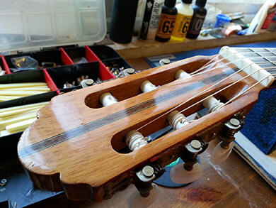 תיקון גיטרה שבורה ל2 חלקים - לאחר טיפול