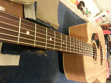 סט-אפ לגיטרה אקוסטית יוקרתית מבית מאטון בשווי 14,000 שקלים