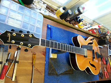 סט-אפ לגיטרה בנדטו בשווי 27,000 שקלים