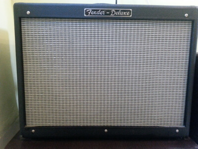 מגבר פנדר דלוקס בסטודיו